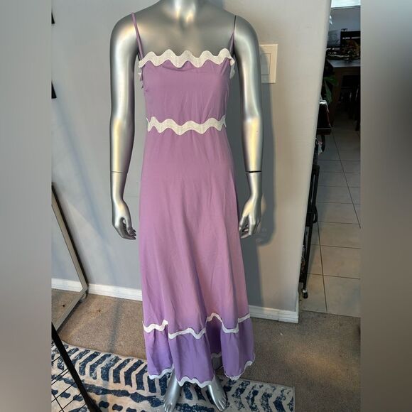 Dresses & Skirts - Sleeveless Lavender Maxi Dress With White Accents NWOT